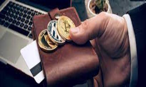 区块链技术服务合同是什么
详细介绍
区块链技术服务合同是一种法律文书,旨在规定在区块链技术服务的实施过程中,服务方与客户之间的权利与义务。这种合同通常涉及多个方面,包括服务的范围、合作期限、费用、知识产权、保密条款、争议解决机制等。随着区块链技术的迅猛发展及其在商业、金融、物流等领域的应用越来越广泛,企业与客户之间对区块链服务的需求日益增加,使得这种合同的重要性愈发突出。
区块链本身是一种分布式账本技术,通过去中心化的方式确保数据的安全性、透明性与不可篡改性,这些特性使得其在合同中被广泛应用。而区块链技术服务合同的成立,主要是为了保障双方的合法权益、明确各自的责任,避免未来可能出现的潜在争议。
在制定区块链技术服务合同时,首先需明确服务内容。例如,提供区块链平台的搭建、智能合约的编写、数据存储与管理、应用开发等。其次,还需要约定服务的交付时间、费用支付的方式与时间、服务质量的评分标准等。此外,考虑到区块链技术的特殊性,合同中还需详细约定知识产权的归属,例如由服务方开发的技术、代码、文档等,其产权是否归服务方或客户所有。此外,保密条款也是非常重要的部分,以保障企业的商业秘密与数据安全。
总之,区块链技术服务合同不仅是商业交易的一部分,更是实现区块链技术落地的重要保障,它与区块链技术紧密相连,反映了法律与技术的结合。
区块链技术服务合同解析:权利与义务的明确约定